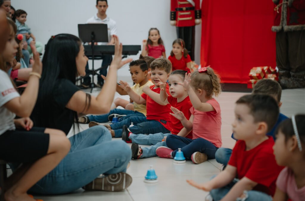 Música que Transforma: aulas de musicalização impacta crianças em Santa Cruz do Rio Pardo e região